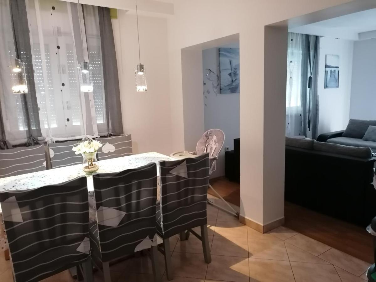 Apartment Suncica พูลา ภายนอก รูปภาพ