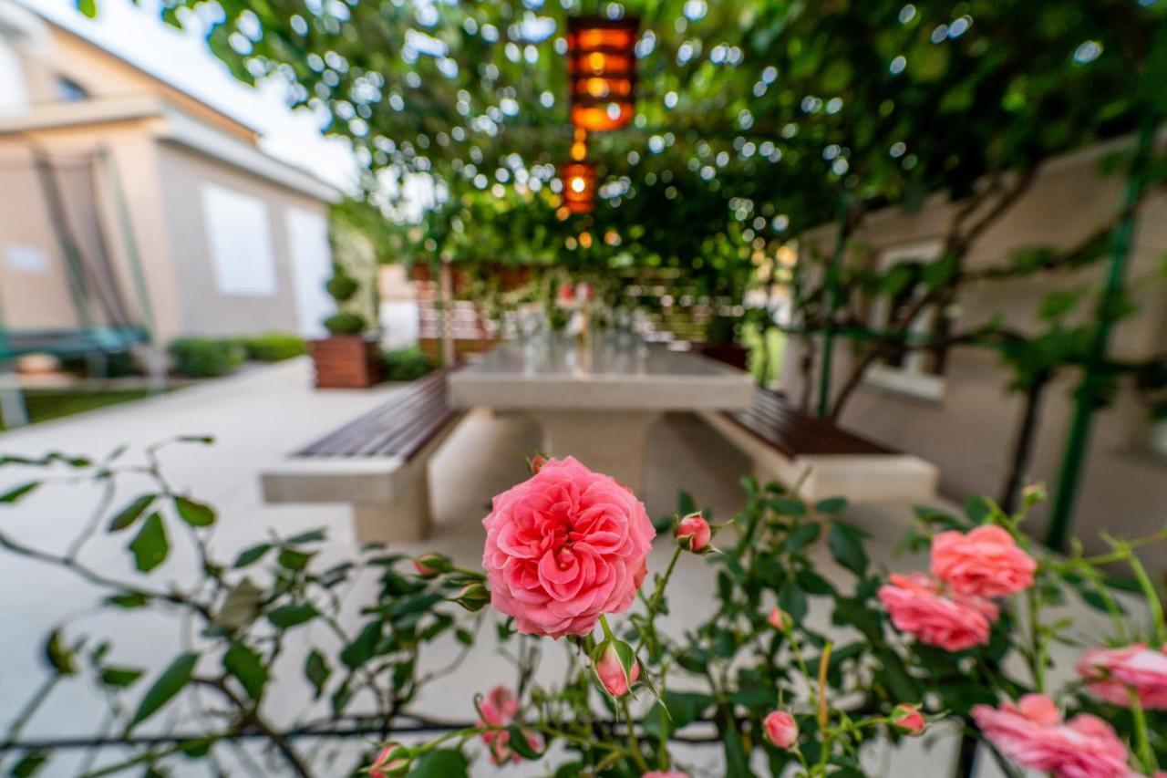 Apartment Suncica พูลา ภายนอก รูปภาพ