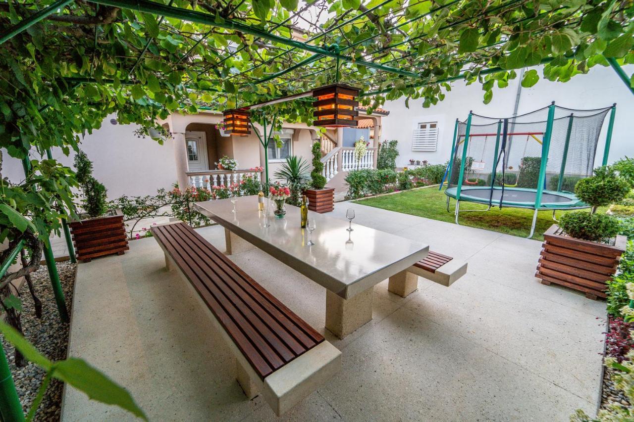 Apartment Suncica พูลา ภายนอก รูปภาพ