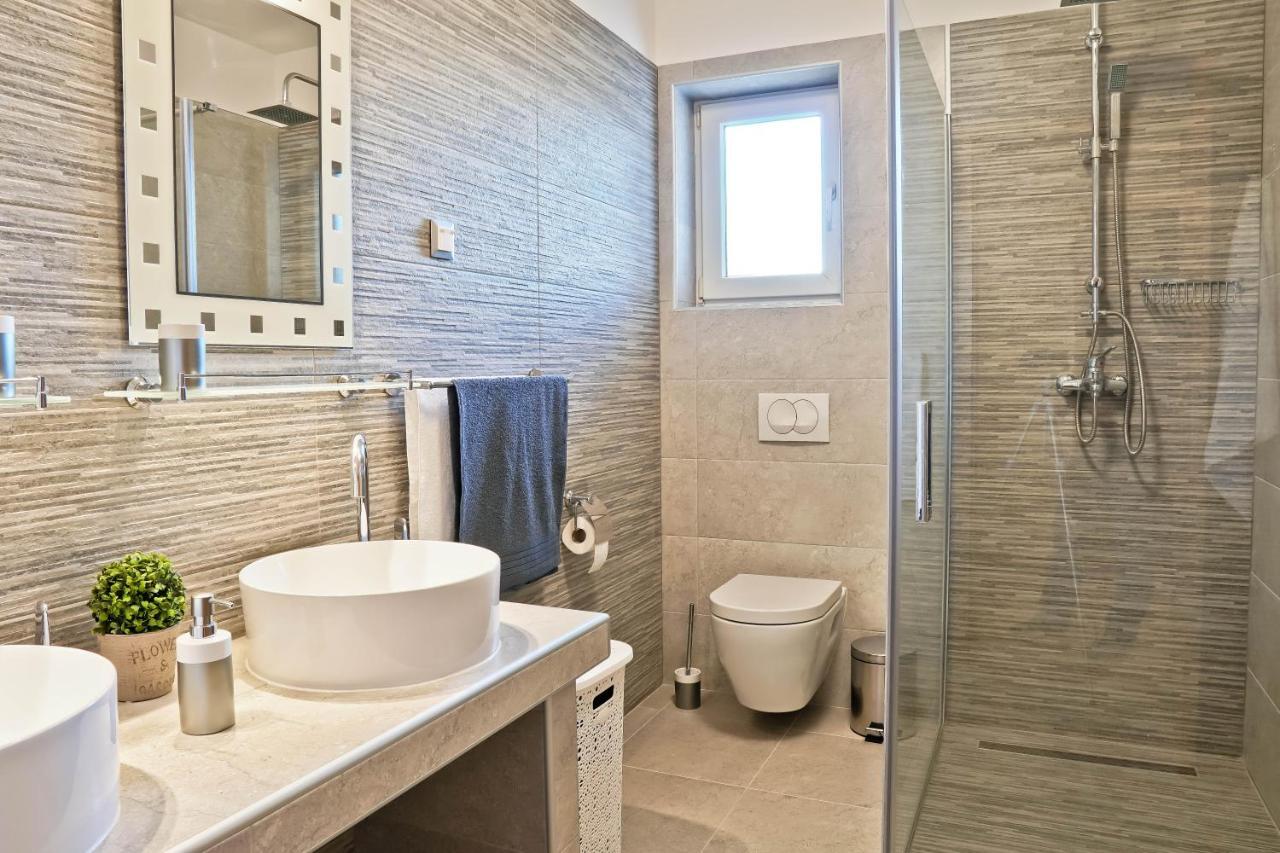Apartment Suncica พูลา ภายนอก รูปภาพ