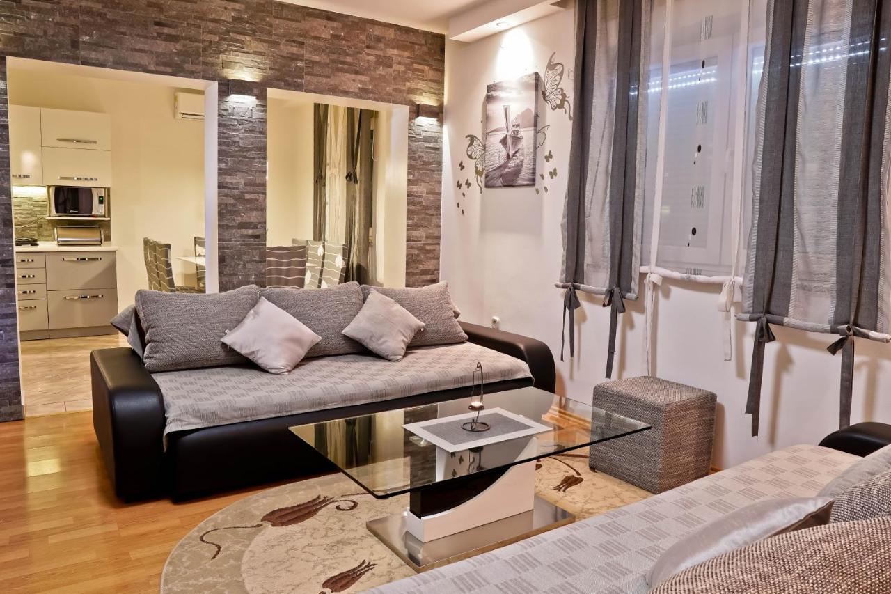 Apartment Suncica พูลา ภายนอก รูปภาพ
